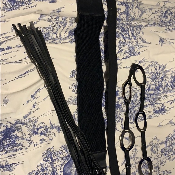 Fashionable black belts to enhance your style - Picture 2 of 4